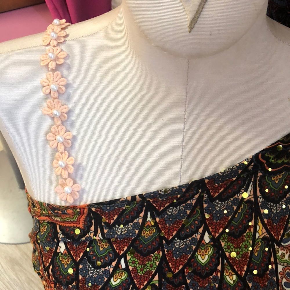 Peach flower pearl decorative bra straps. - Picture 3 of 5